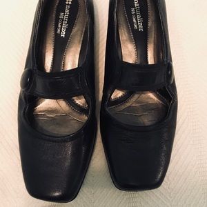 Naturalizer Black dress shoes